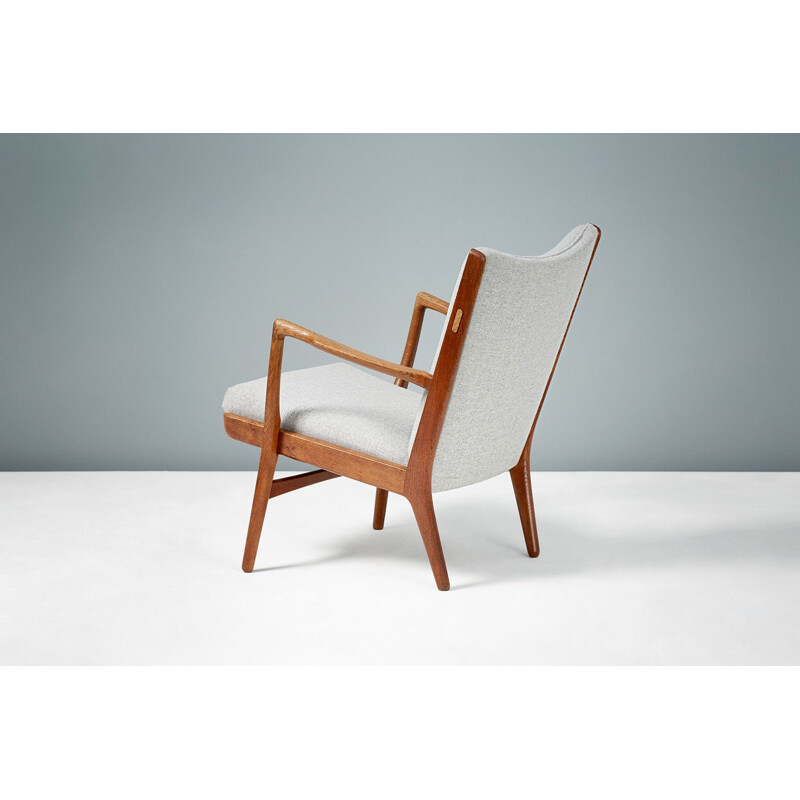 Vintage lounge chair by Hans J. Wegner model AP-16,1952