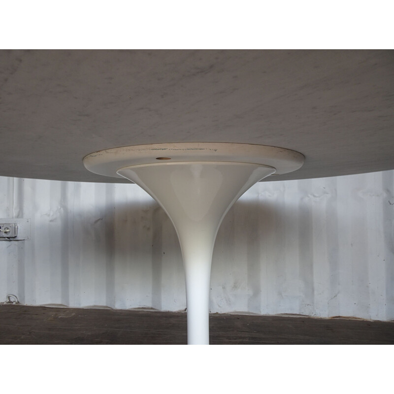 Vintage tulip dining table Knoll by Eero Saarinen, 1980