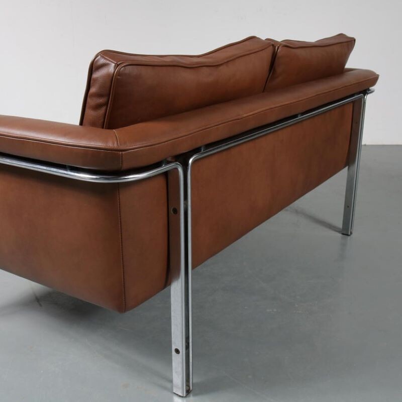 Vintage sofa for Kill International in brown leather and metal 1960s