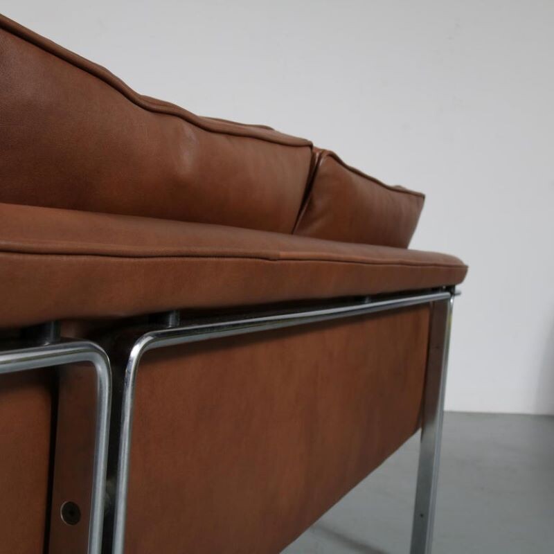 Vintage sofa for Kill International in brown leather and metal 1960s