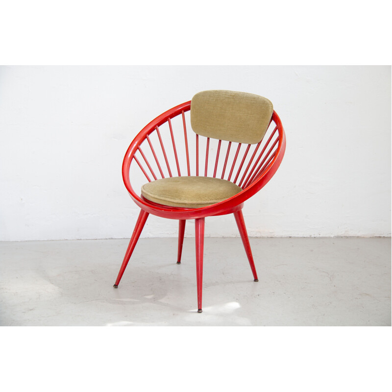 Fauteuil vintage Circle rouge par Yngve Eckstram en tissu et bois 1960