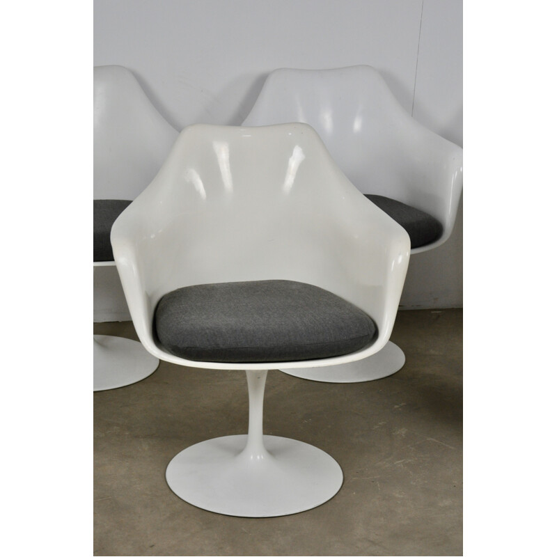 Vintage set of 8 chairs EEro Saarinen for knoll international 1960s