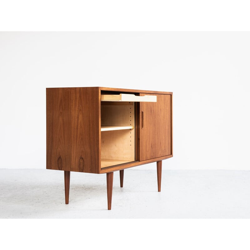 Vintage small sideboard in teak by Hundevad 1960s