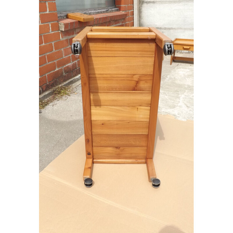 Vintage bar cart in Elm Regain 1970