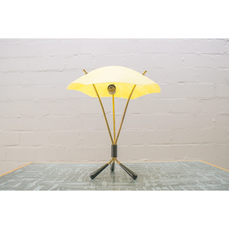 Lampe vintage trépied en laiton et fibre de verre