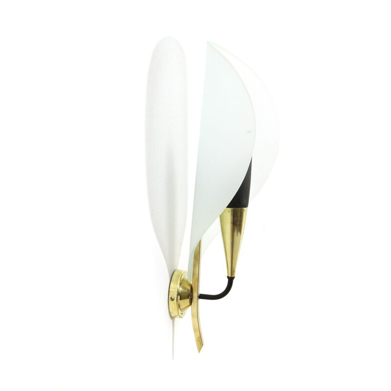 Vintage italian sconce in brass and curved glass 1950s