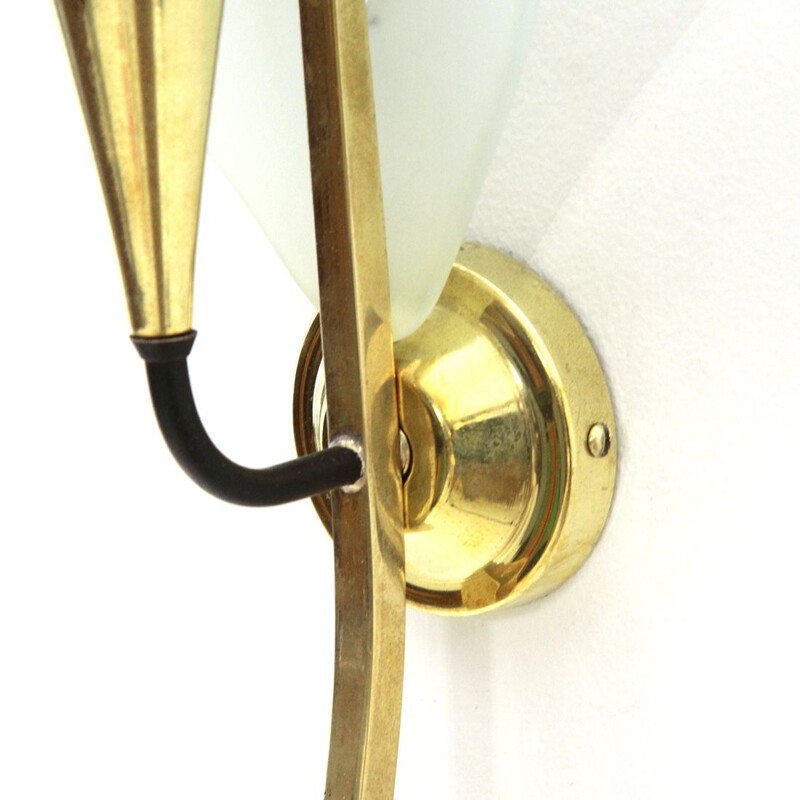 Vintage italian sconce in brass and curved glass 1950s
