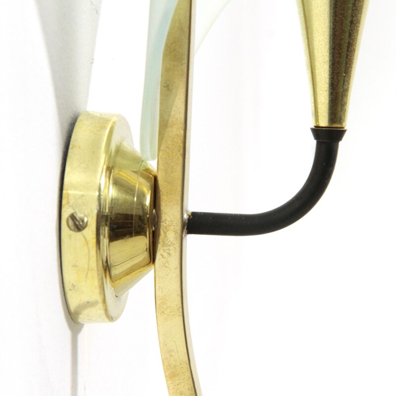 Vintage italian sconce in brass and curved glass 1950s