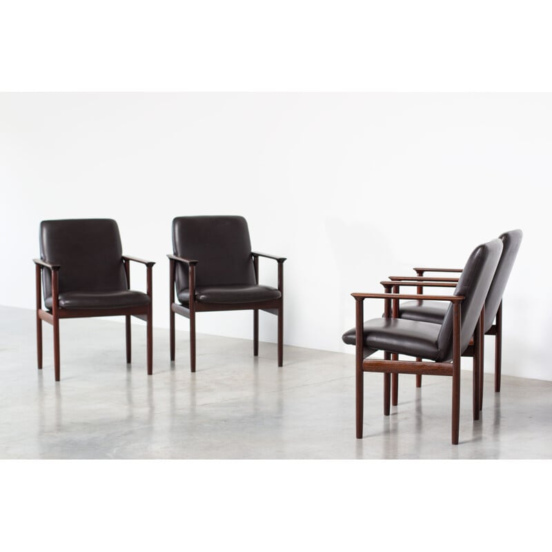 Ensemble de 4 fauteuils vintage cuir et palissandre Scandinave des années 1960