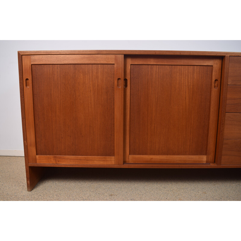 Vintage Sideboard in teak by Hans Wegner