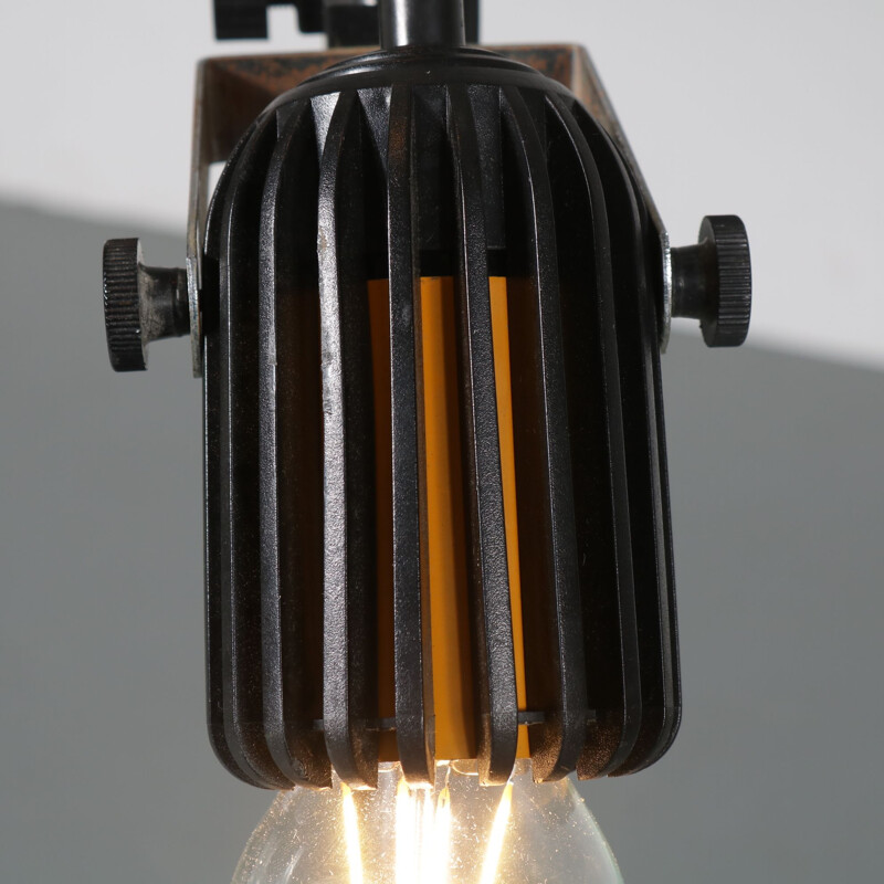 Lampadaire en métal noir 1970