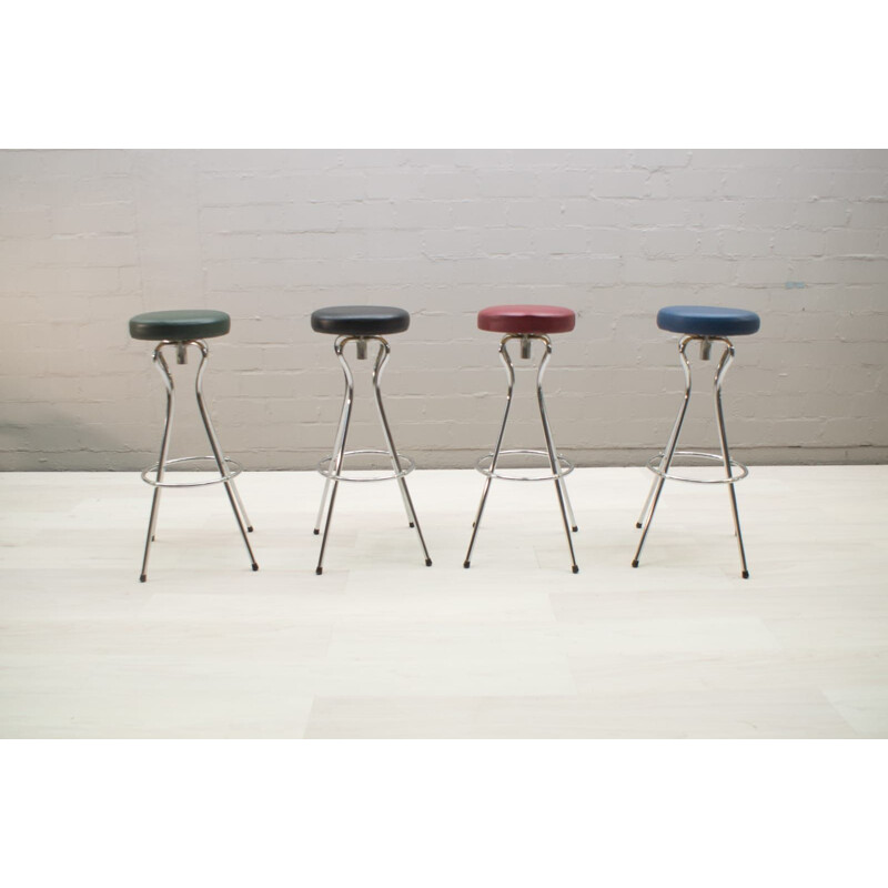 Set of 4 multicolored bar stools in metal