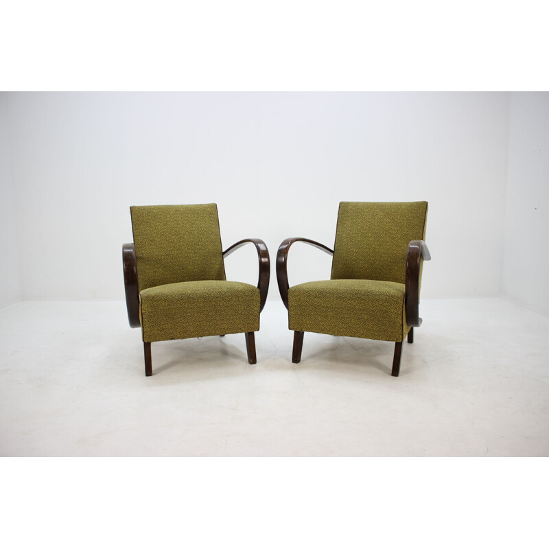 Paire de fauteuils vintage en chêne par Jindrich Halabala