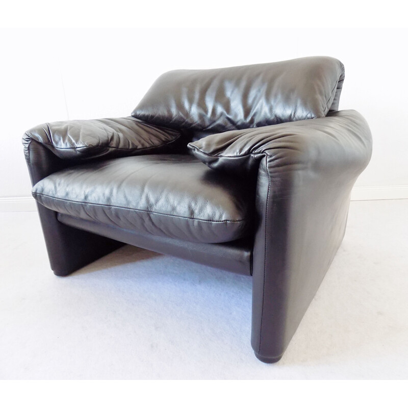 Chaise lounge vintage Maralunga par Vico Magistretti en cuir noir,1970