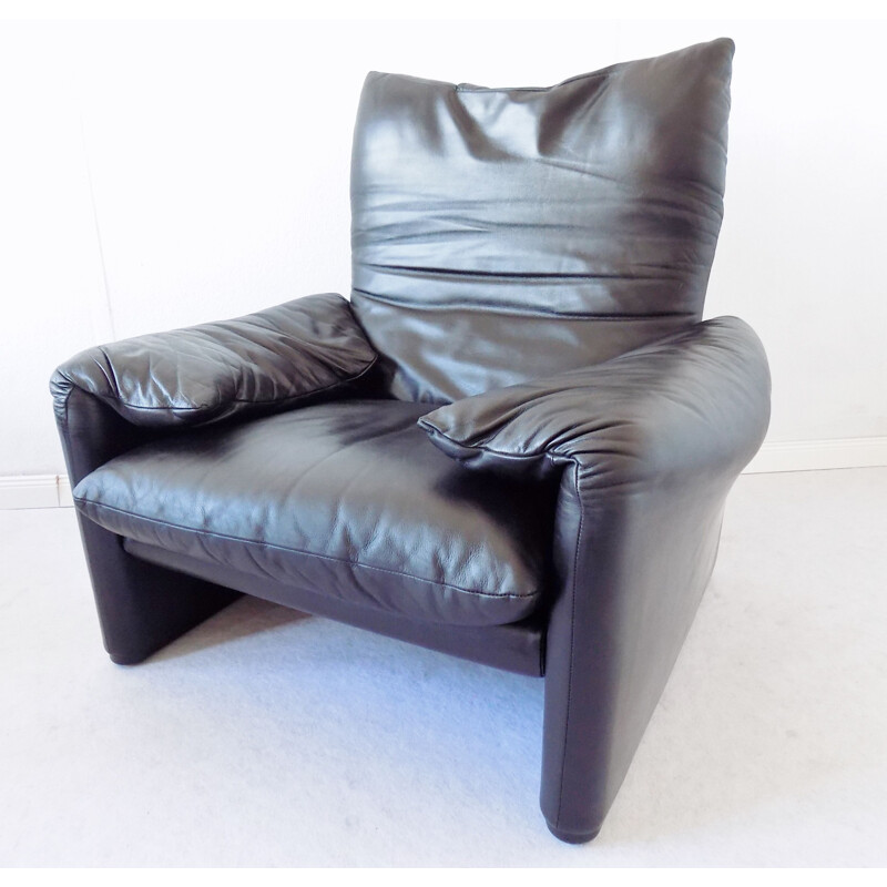 Chaise lounge vintage Maralunga par Vico Magistretti en cuir noir,1970