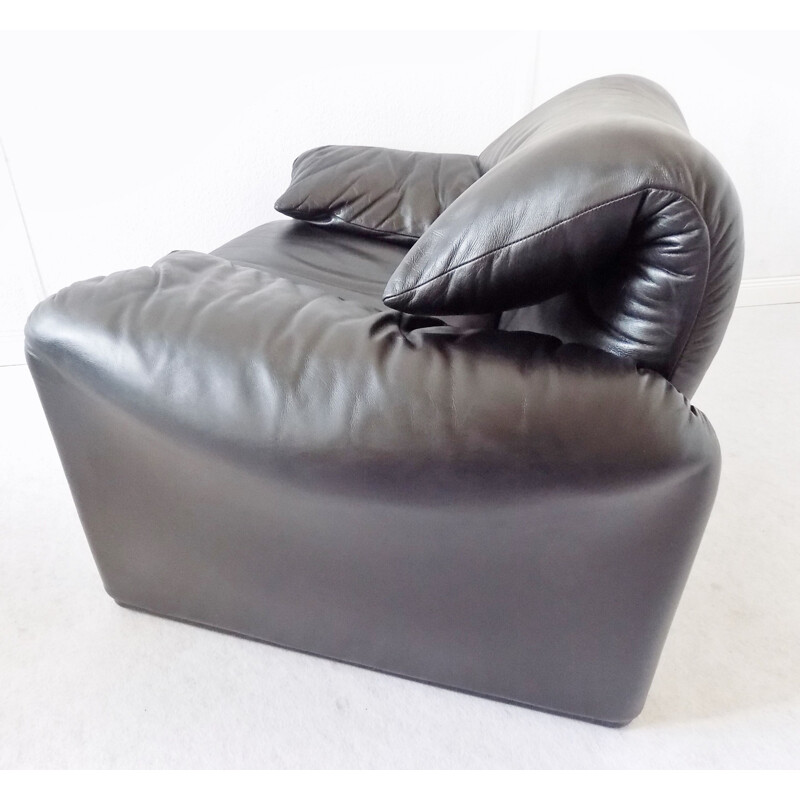 Vintage lounge chair Maralunga by Vico Magistretti in black leather,1970