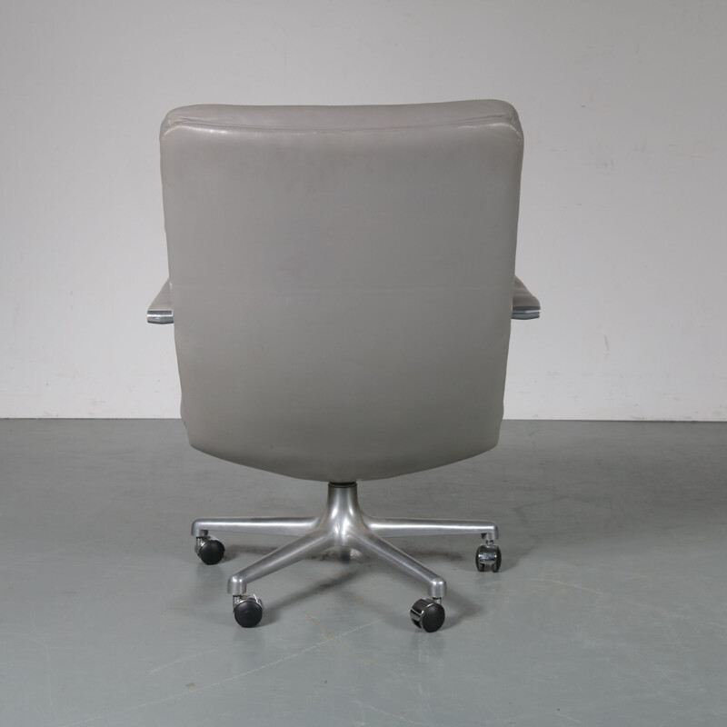 Vintage lounge chair grey leather by Geoffrey Harcourt for Artifort, the Netherlands 1970s 