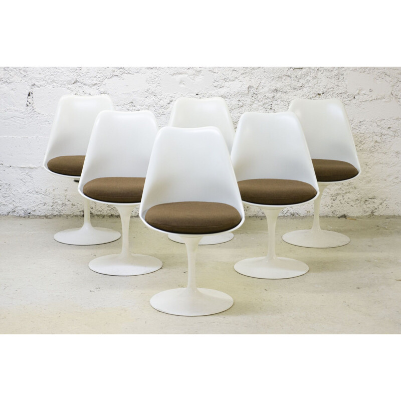 Suite of 6 vintage Tulip chairs by SAARINEN for KNOLL 1970 
