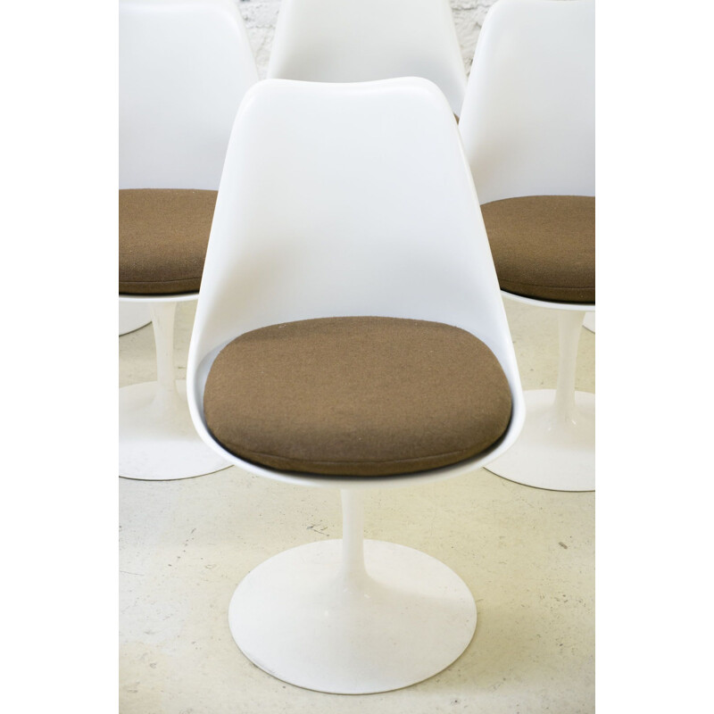 Suite of 6 vintage Tulip chairs by SAARINEN for KNOLL 1970 