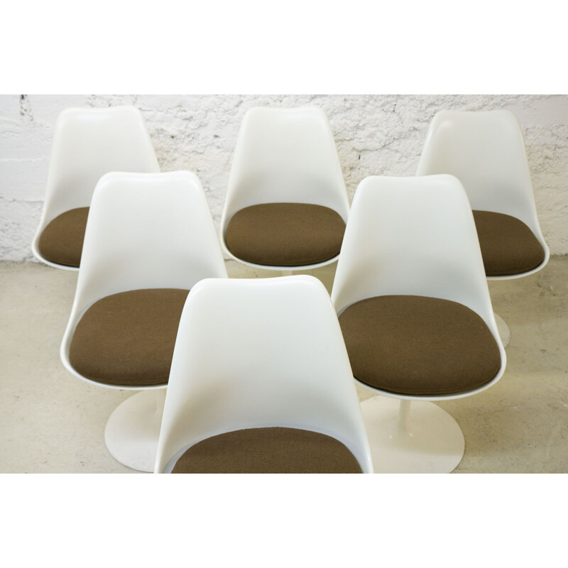 Suite of 6 vintage Tulip chairs by SAARINEN for KNOLL 1970 