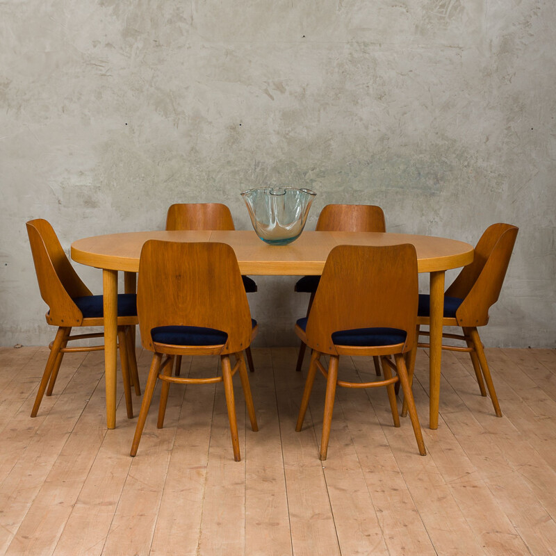 Vintage dining table in oak round extendable by Kai Kristiansen 1960s
