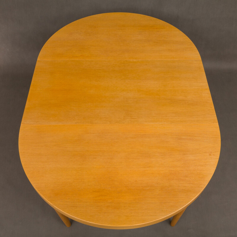 Vintage dining table in oak round extendable by Kai Kristiansen 1960s