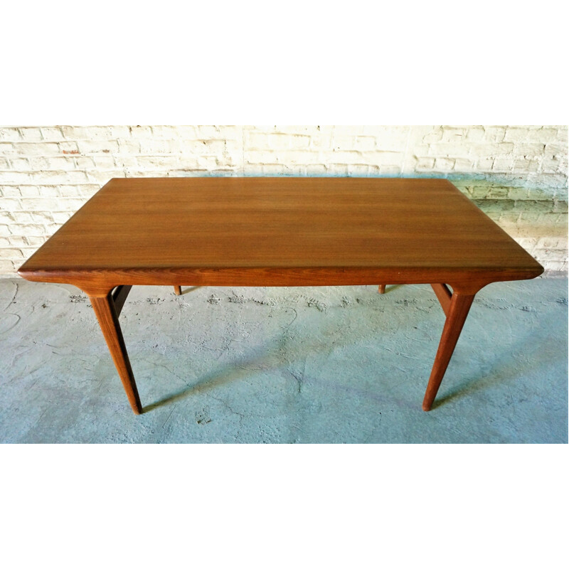 Vintage dining table by Johannès Andersen for Uldum Mobelfabrik Scandinavian 