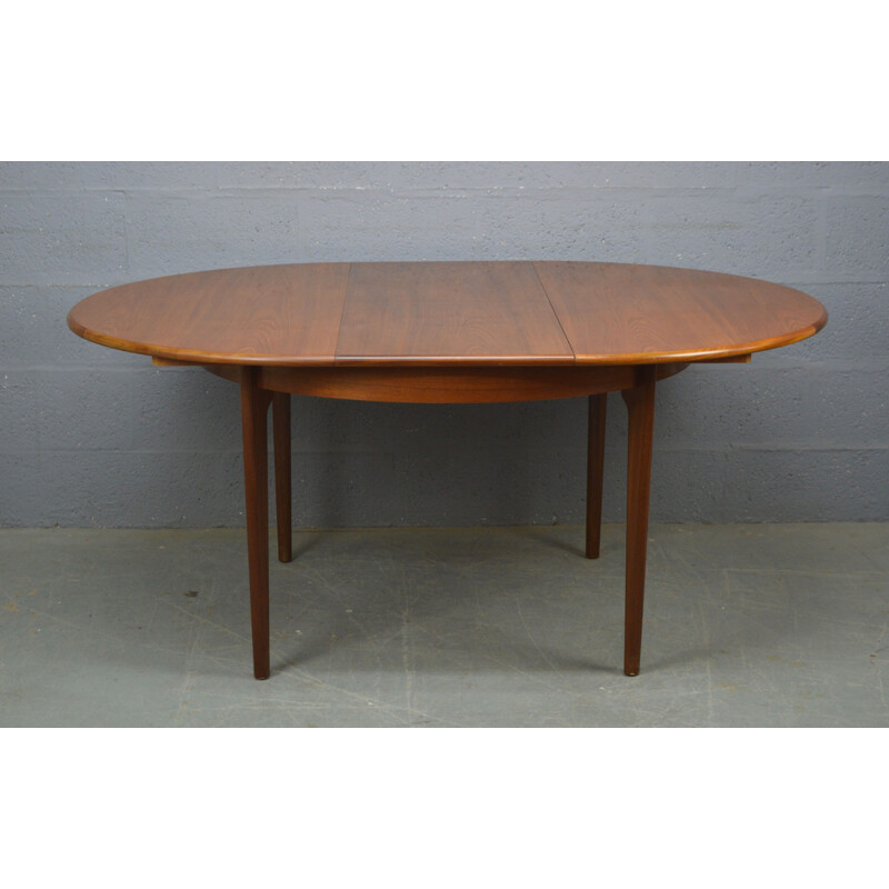 Vintage round extendable table in teak