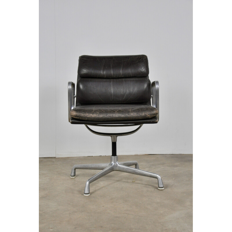 Soft Pad EA 208 chair by Charles and Ray Eames for Herman Miller