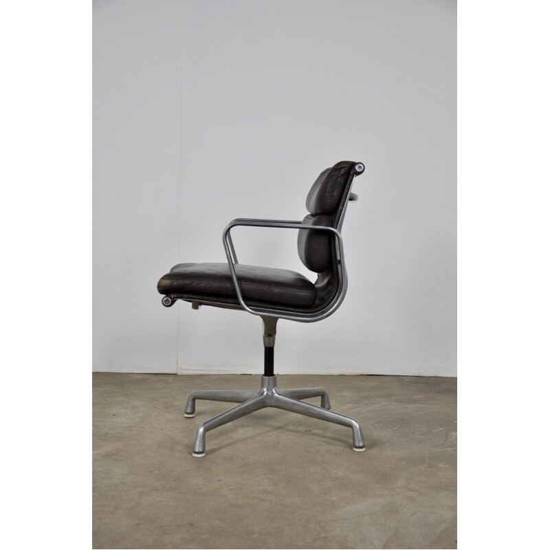 Soft Pad EA 208 chair by Charles and Ray Eames for Herman Miller