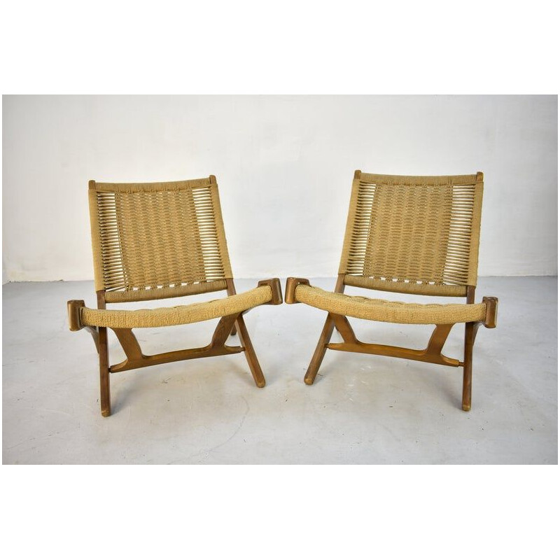 Pair of vintage folding chairs in rope