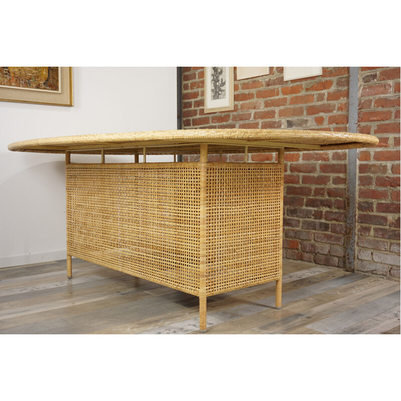 Vintage oval dining table in rattan 