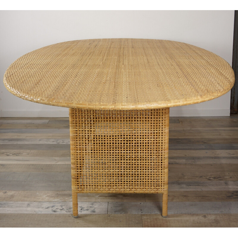 Vintage oval dining table in rattan 