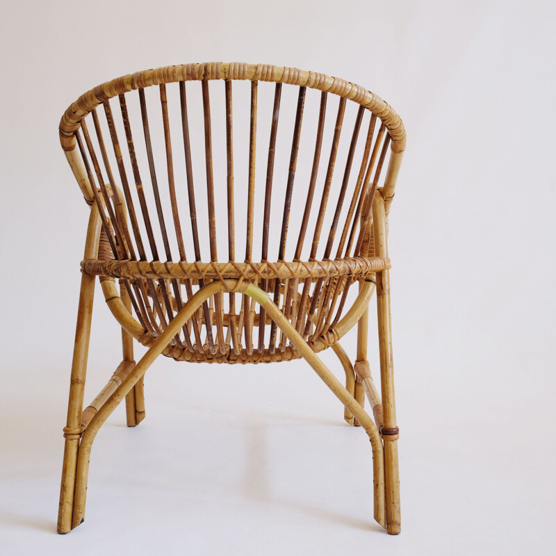 Vintage basket chair in rattan