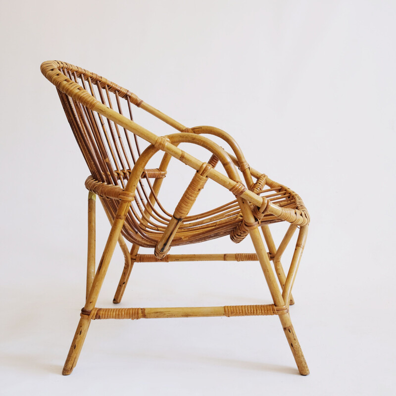 Vintage basket chair in rattan