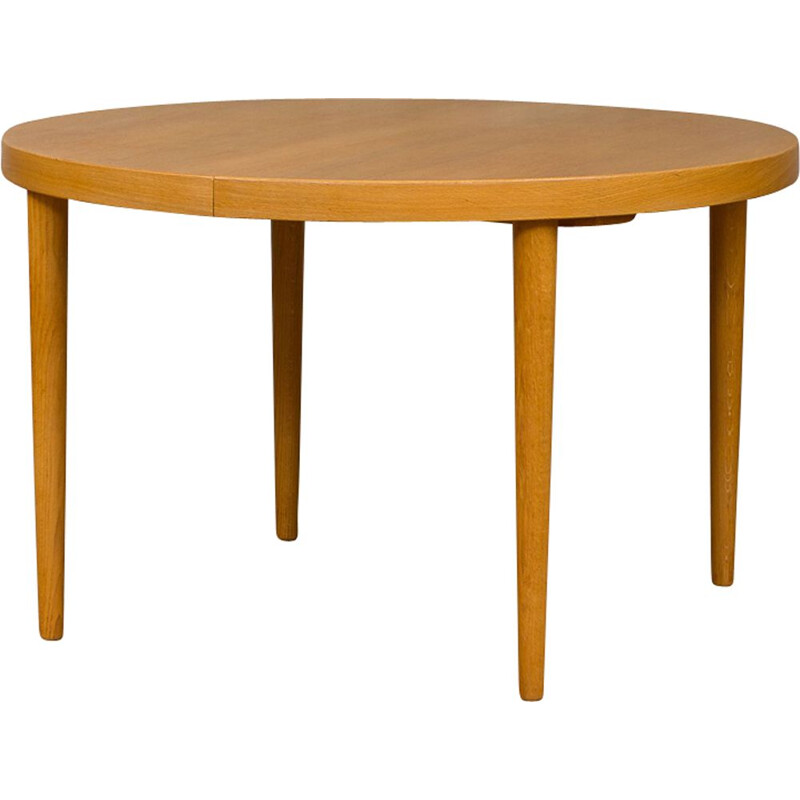 Vintage dining table in oak round extendable by Kai Kristiansen 1960s