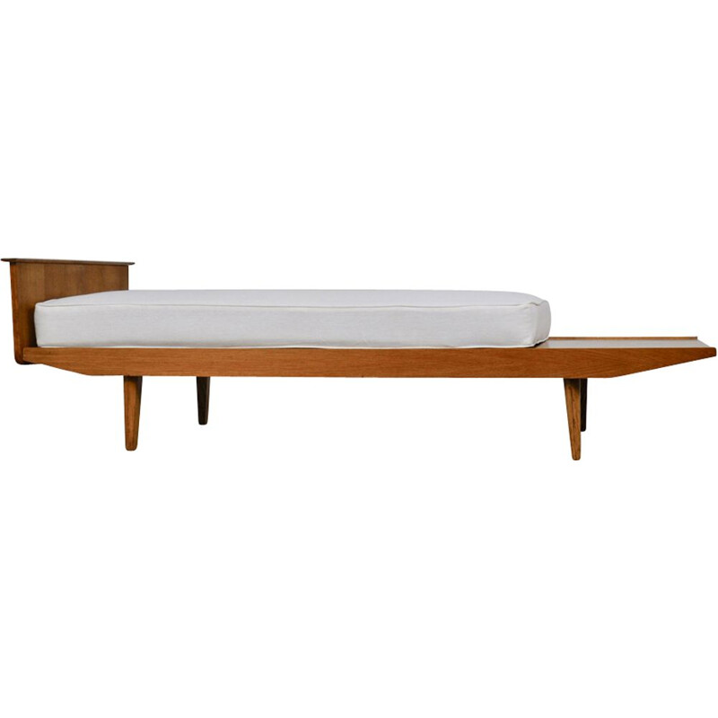 Vintage white daybed by Pierre Paulin
