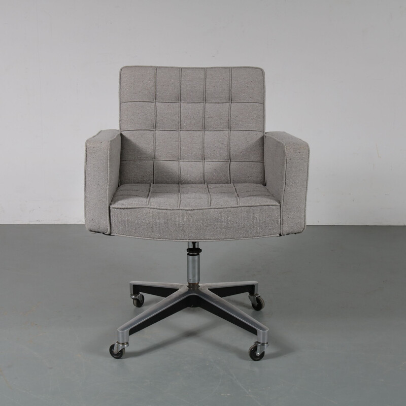 Vintage desk chair by Vincent Cafiero for Knoll International USA 1968