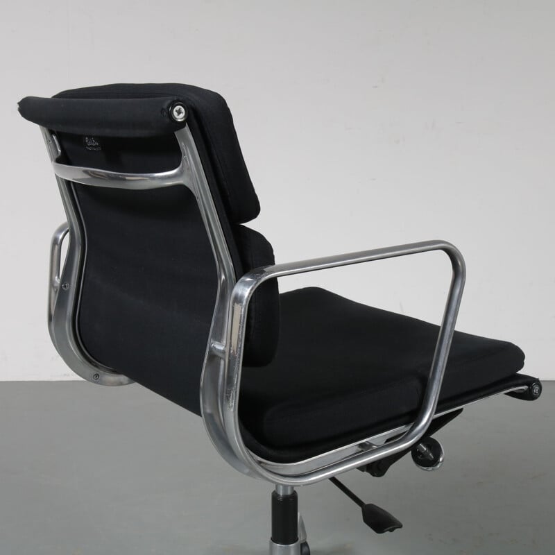 Fauteuil vintage EA217 de Charles et Ray Eames pour Vitra, Allemagne 2000s 