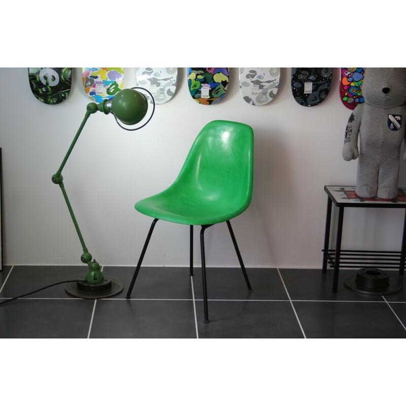 Vintage DSX chair kelly green fiber with a black base by Eames for Herman Miller