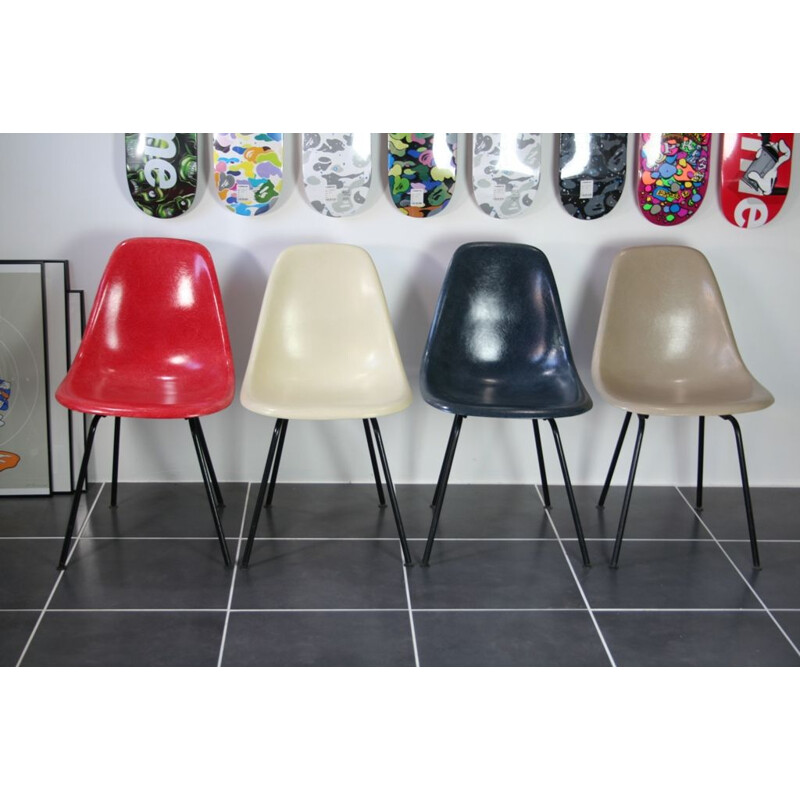 Set of 4 multicolored DSX chairs by Charles and Ray Eames for Herman Miller