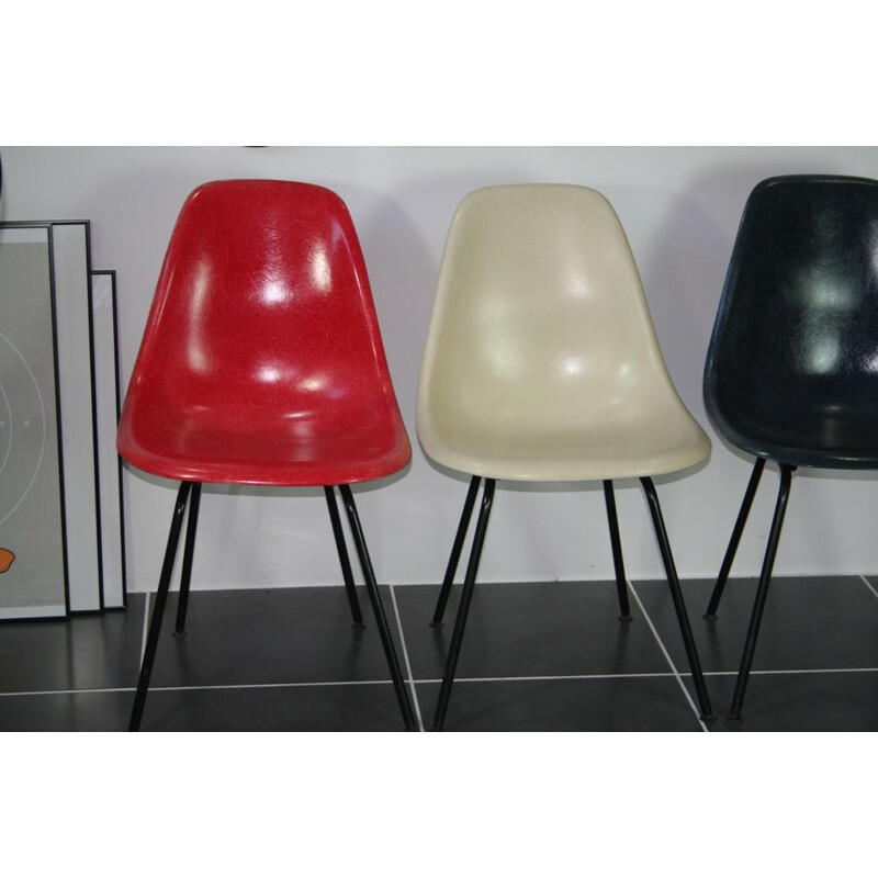 Set of 4 multicolored DSX chairs by Charles and Ray Eames for Herman Miller