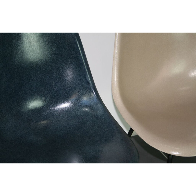 Suite de 4 chaises DSX multicolores par Charles & Ray Eames pour Herman Miller