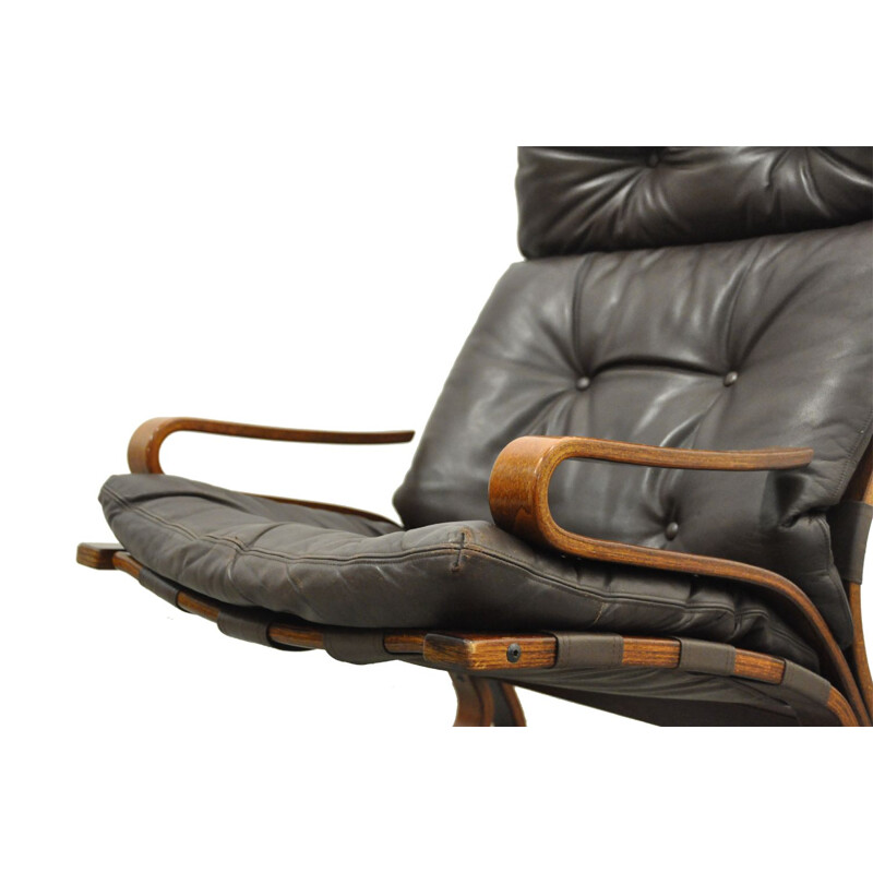 Kengu lounge chair by Erda & Nordahl Solheim