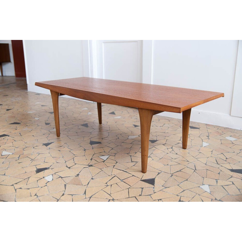 Vintage coffee table with spindle base,1960