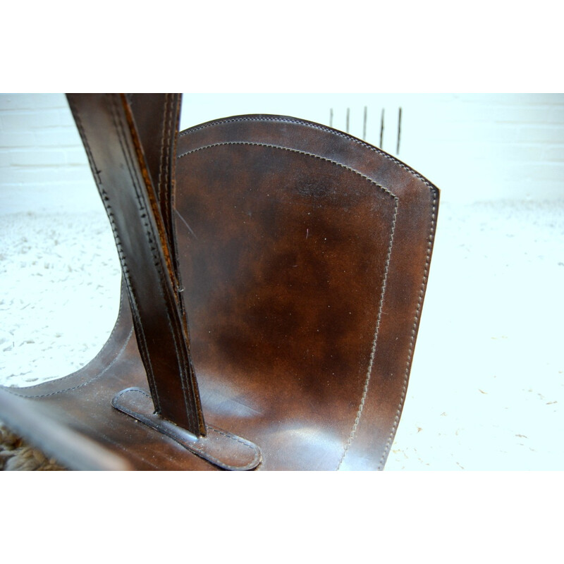 Magazine rack in leather and brass legs - 1970s