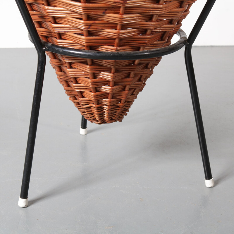 Vintage display basket in rattan by Dirk van Sliedregt for Gebroeders Jonkers, the Netherlands 1950s 