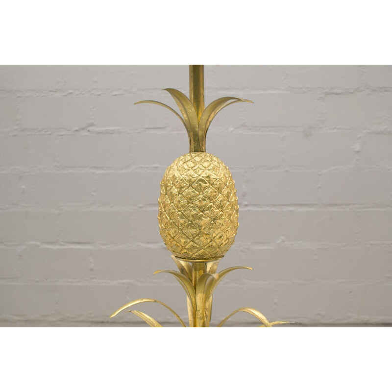Lámpara de pie vintage con forma de piña en metal dorado