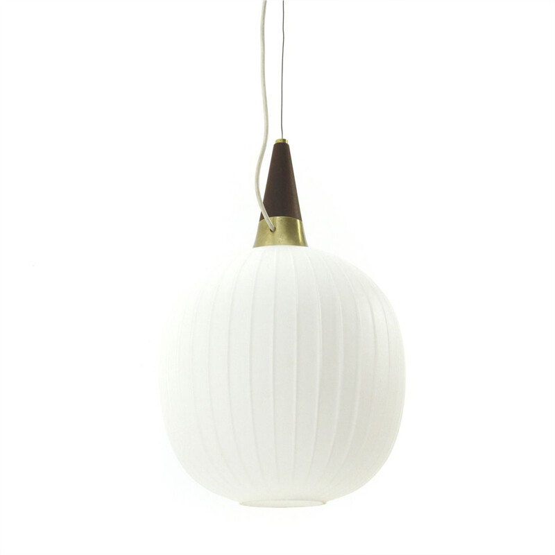 Suspension vintage en teck et opaline blanche,Italie,1960