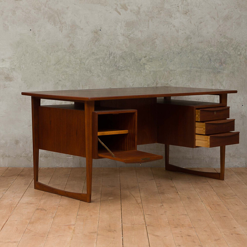 Vintage danish desk in teak from the 60s